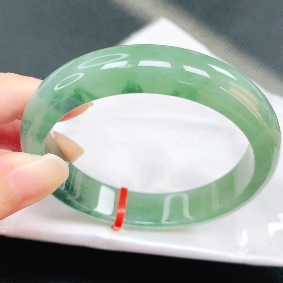 翡翠未镶嵌手镯57圈