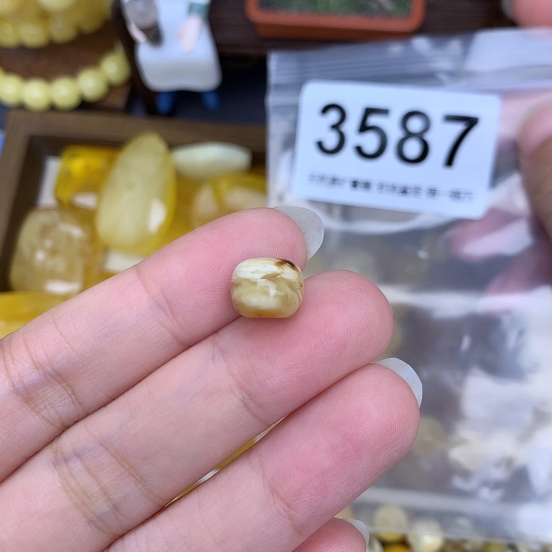 未镶嵌蜜蜡珠宝奇石10.1