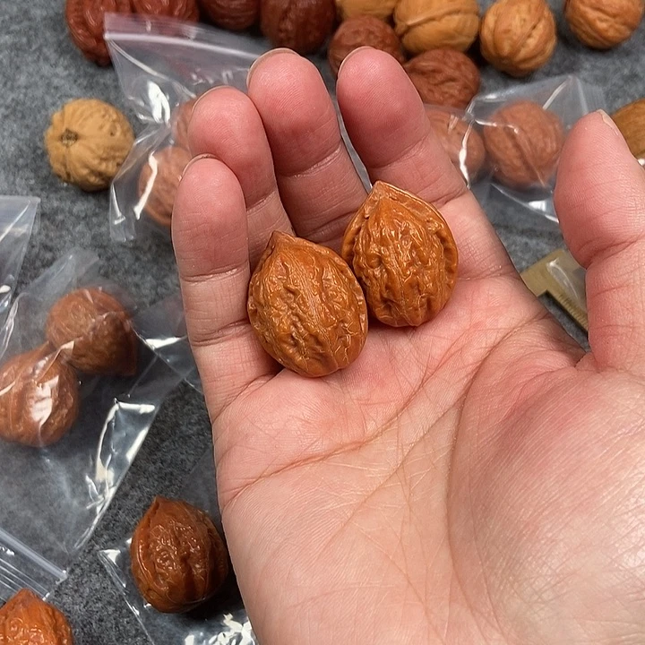 文玩核桃吊坠玉观音