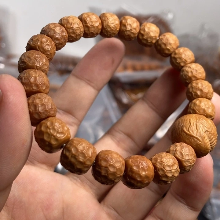 猴头核桃吊坠曦*在干嘛吃饭