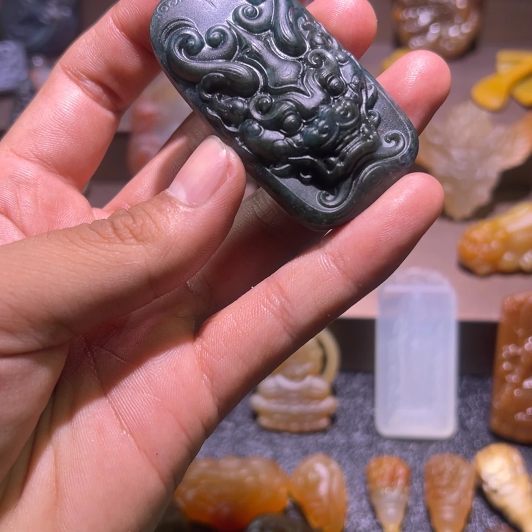 M***李玛瑙/玉髓未镶嵌颈饰