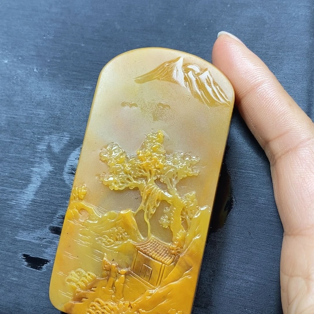 石英质玉（黄龙玉）颈饰未镶嵌花*冻