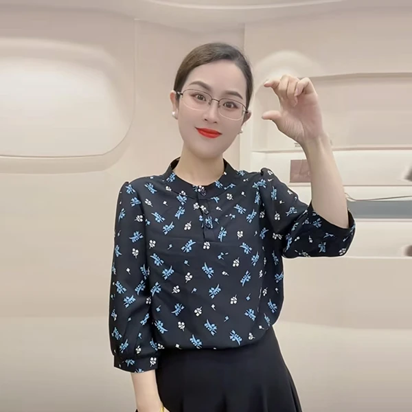 别致漂亮的洋气上衣女夏季新款显瘦百搭宽松七分袖圆领碎花小衫