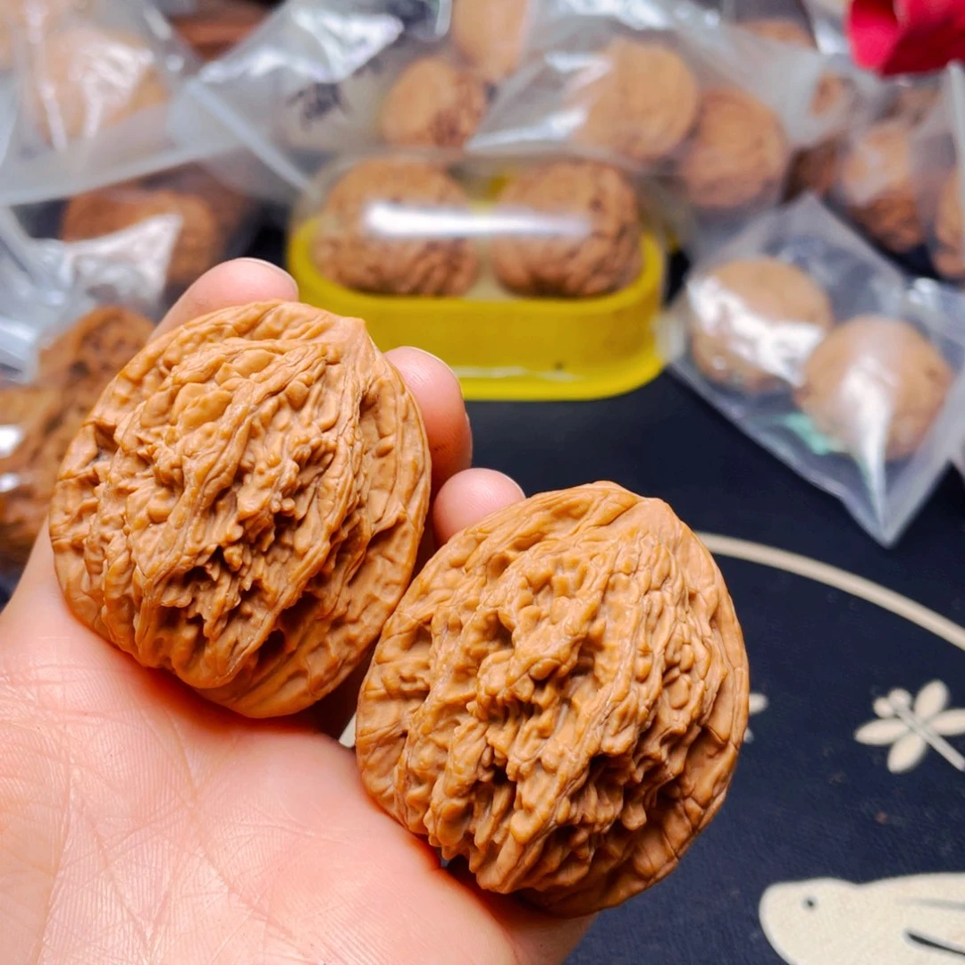 吊坠文玩核桃麦虎一对