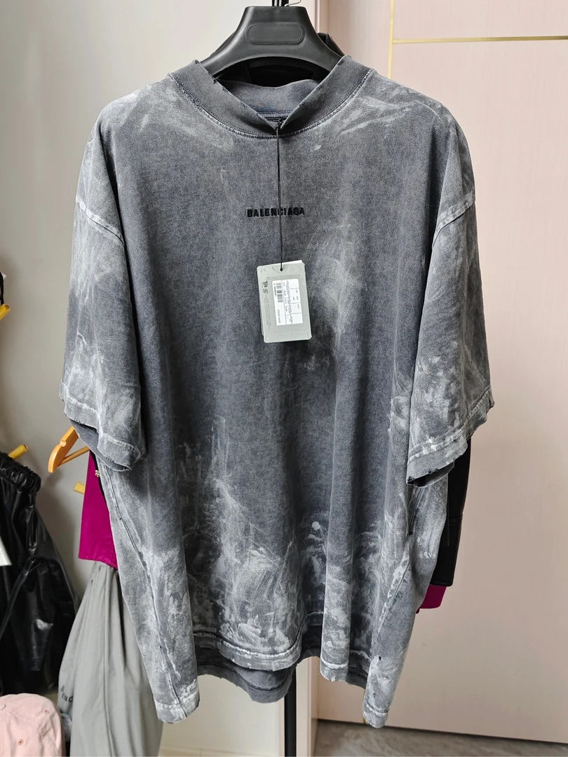 全新未使用 Balenciaga/巴黎世家 L码 25春季 做旧油漆污渍T恤