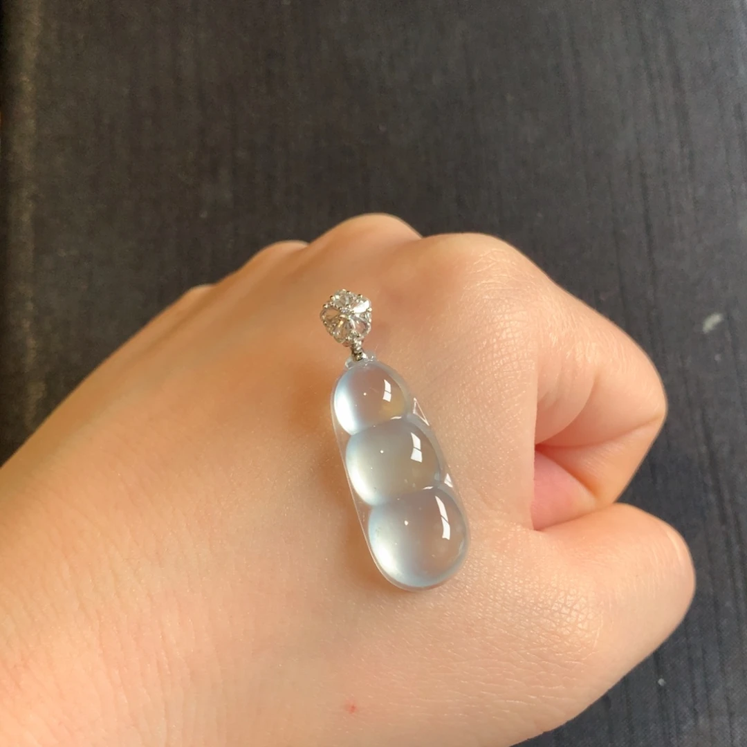 翡翠颈饰18K金镶嵌天然翡翠