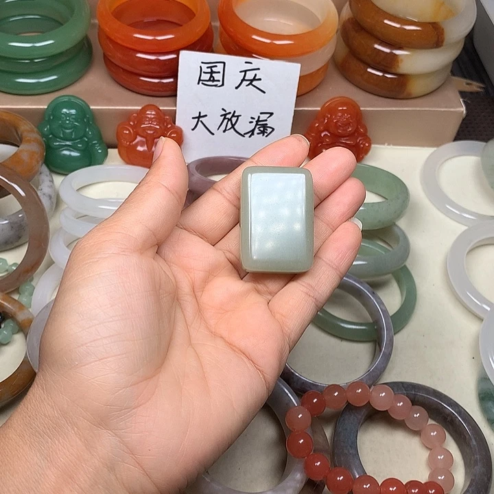 石英质玉未镶嵌手镯