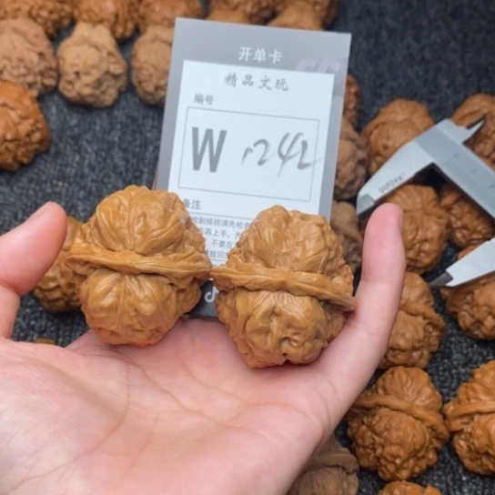吊坠桃核我是第一百41