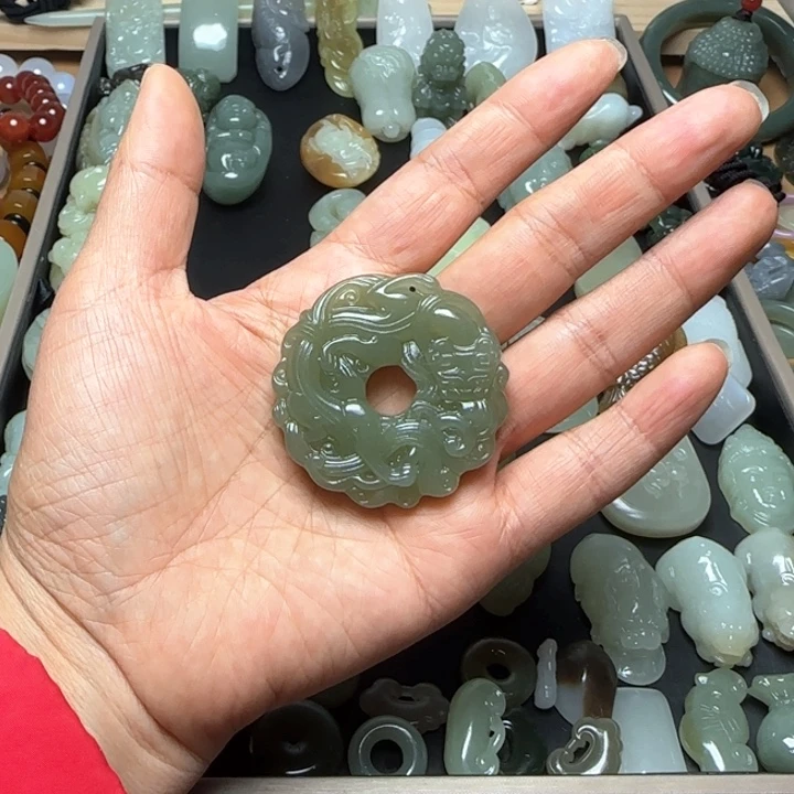 和田玉挂件未镶嵌楼****龙