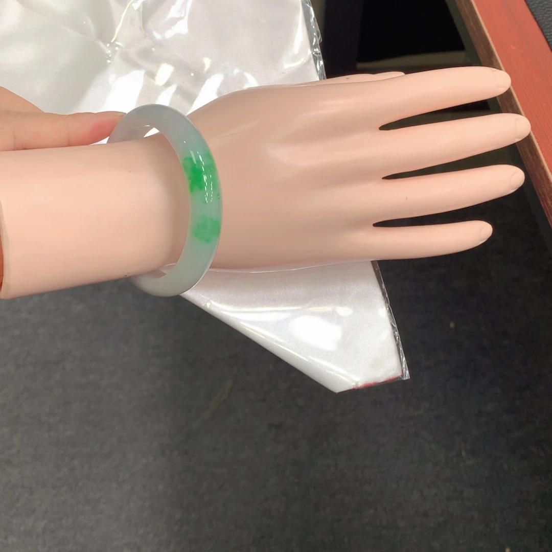 翡翠未镶嵌手镯17