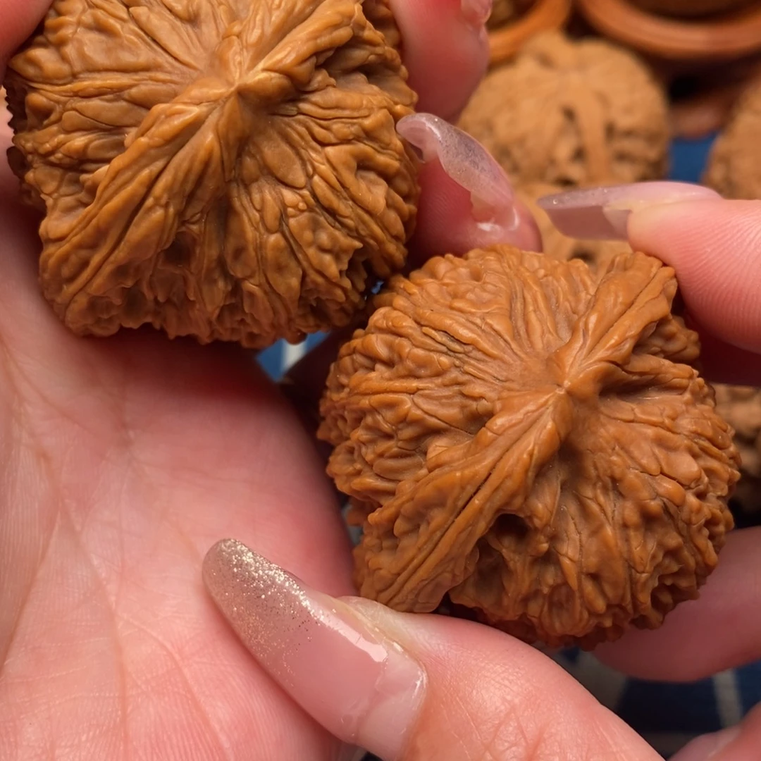 X***H文玩核桃吊坠南疆