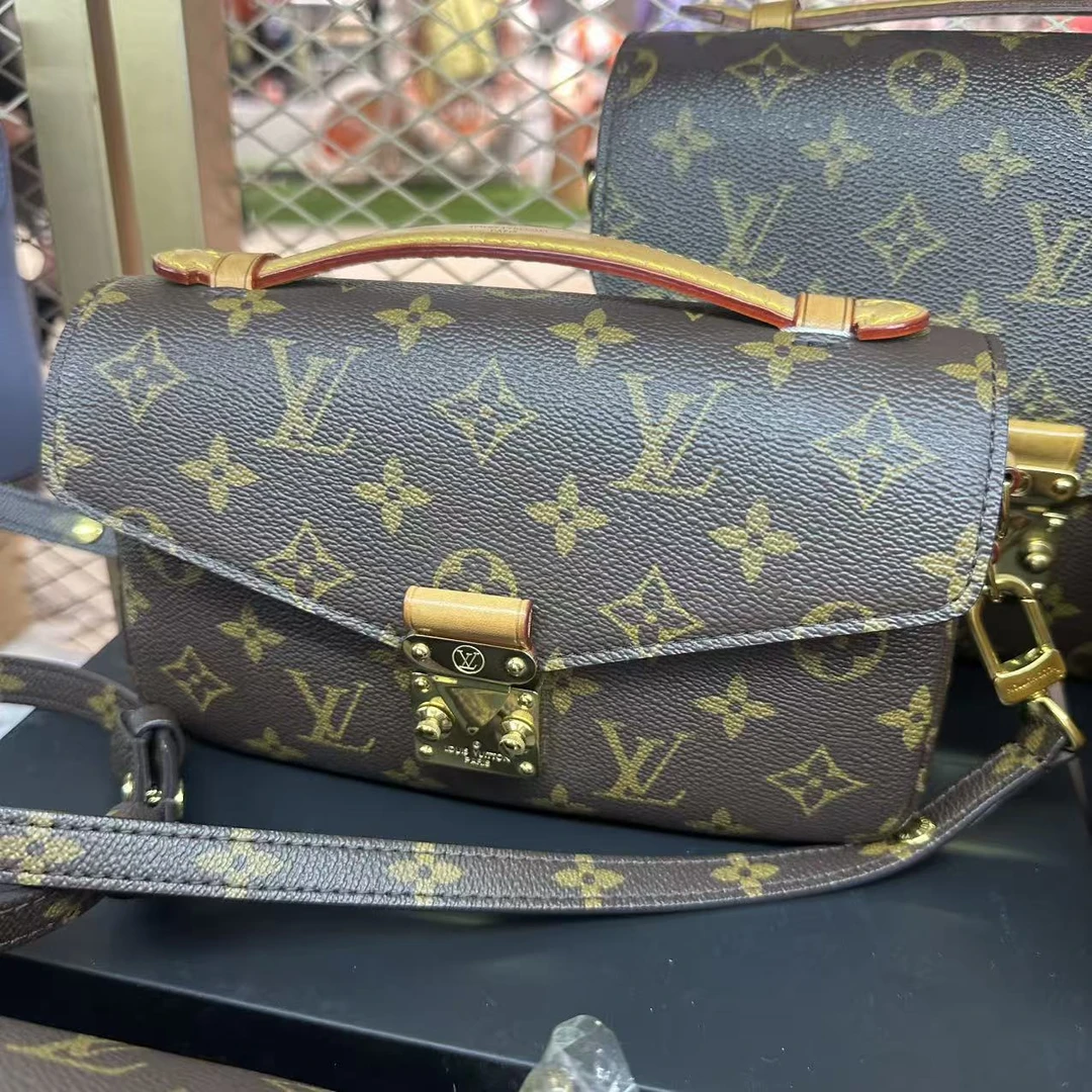 95新 LouisVuitton/路易威登 LV邮差  hg