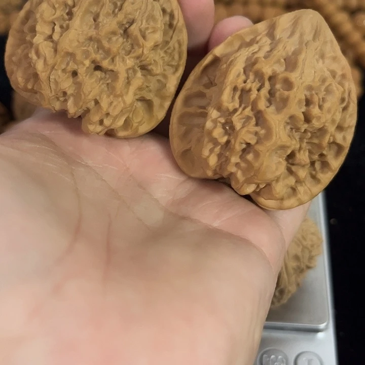 文玩核桃把件48左右微瑕练手官帽，编号046