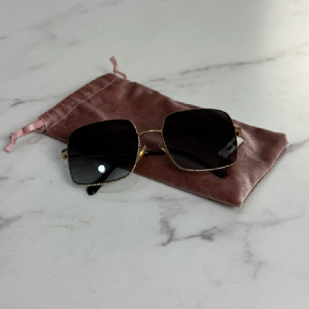 95新 MIU MIU/缪缪 女款方型金属墨镜太阳镜，14012263