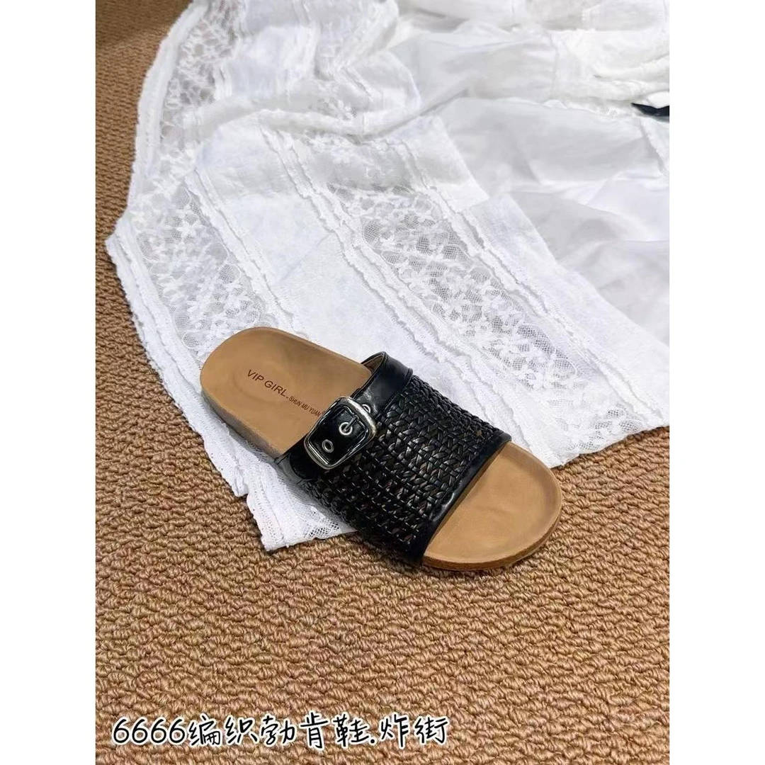 C6666镂空宽面舒适百搭勃肯拖鞋