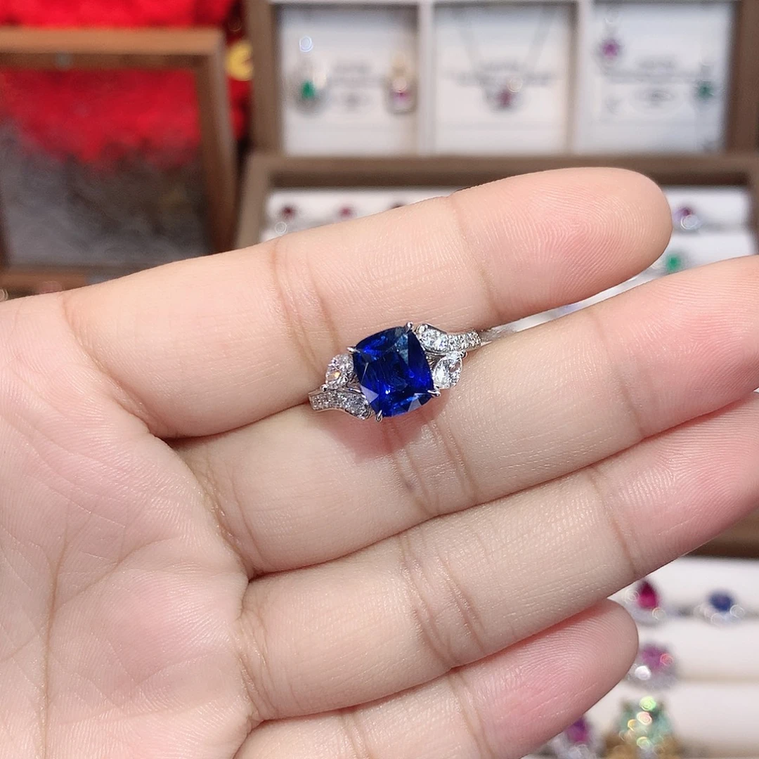 戒指蓝宝石18K金镶嵌2.92ct/七天无理由