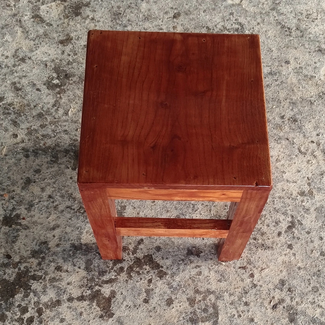 椿木日字凳前脚连板29公分高板面25公分*25公分