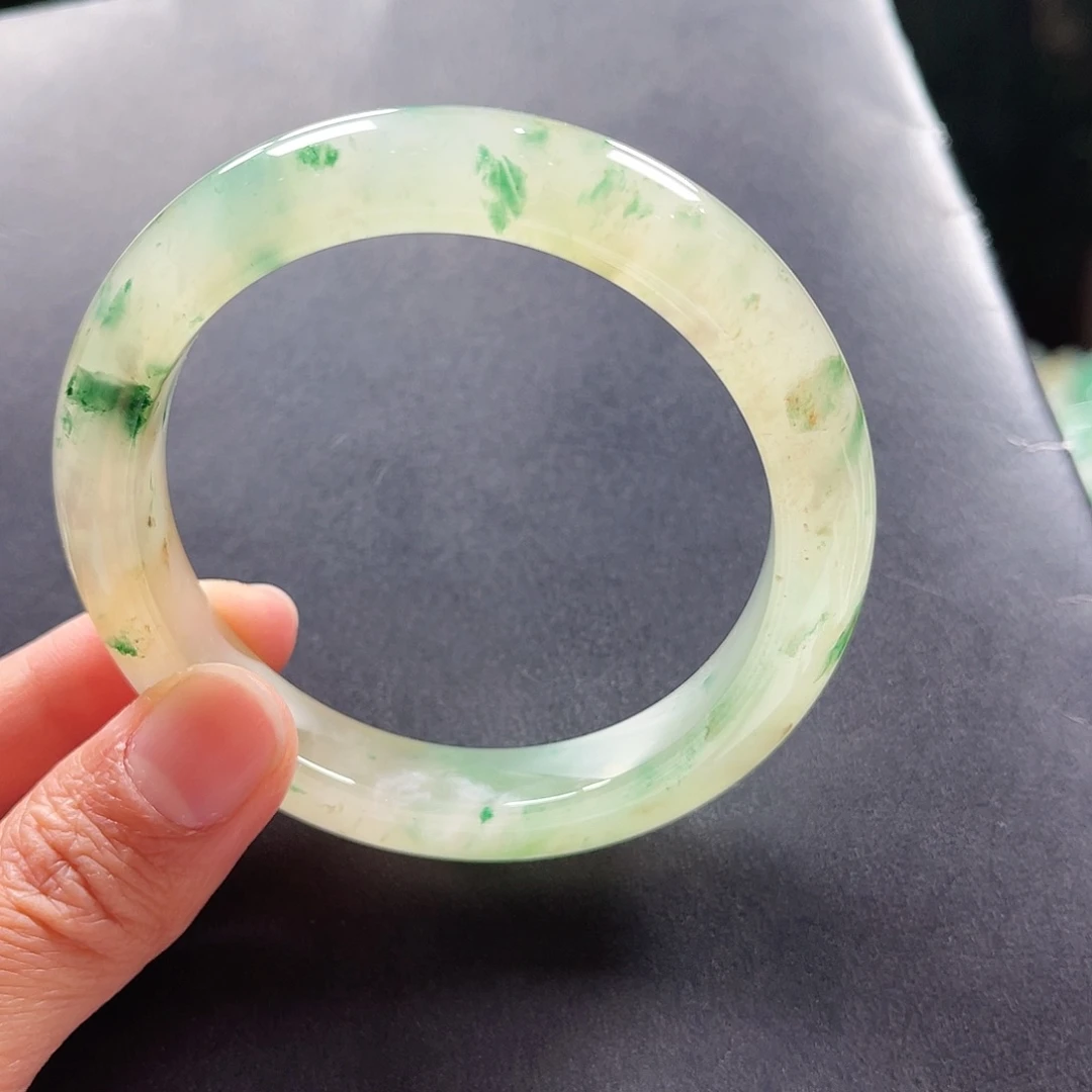 石英质玉未镶嵌手镯