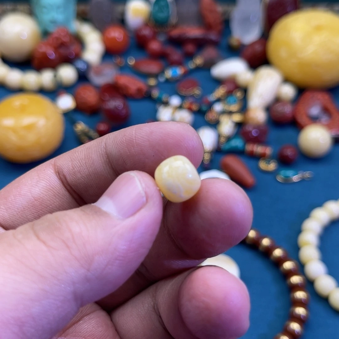 琥珀未镶嵌珠宝奇石76