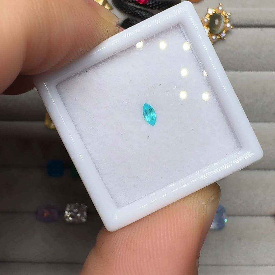 m***o帕拉依巴碧玺未镶嵌0.07ct帕拉伊巴碧玺