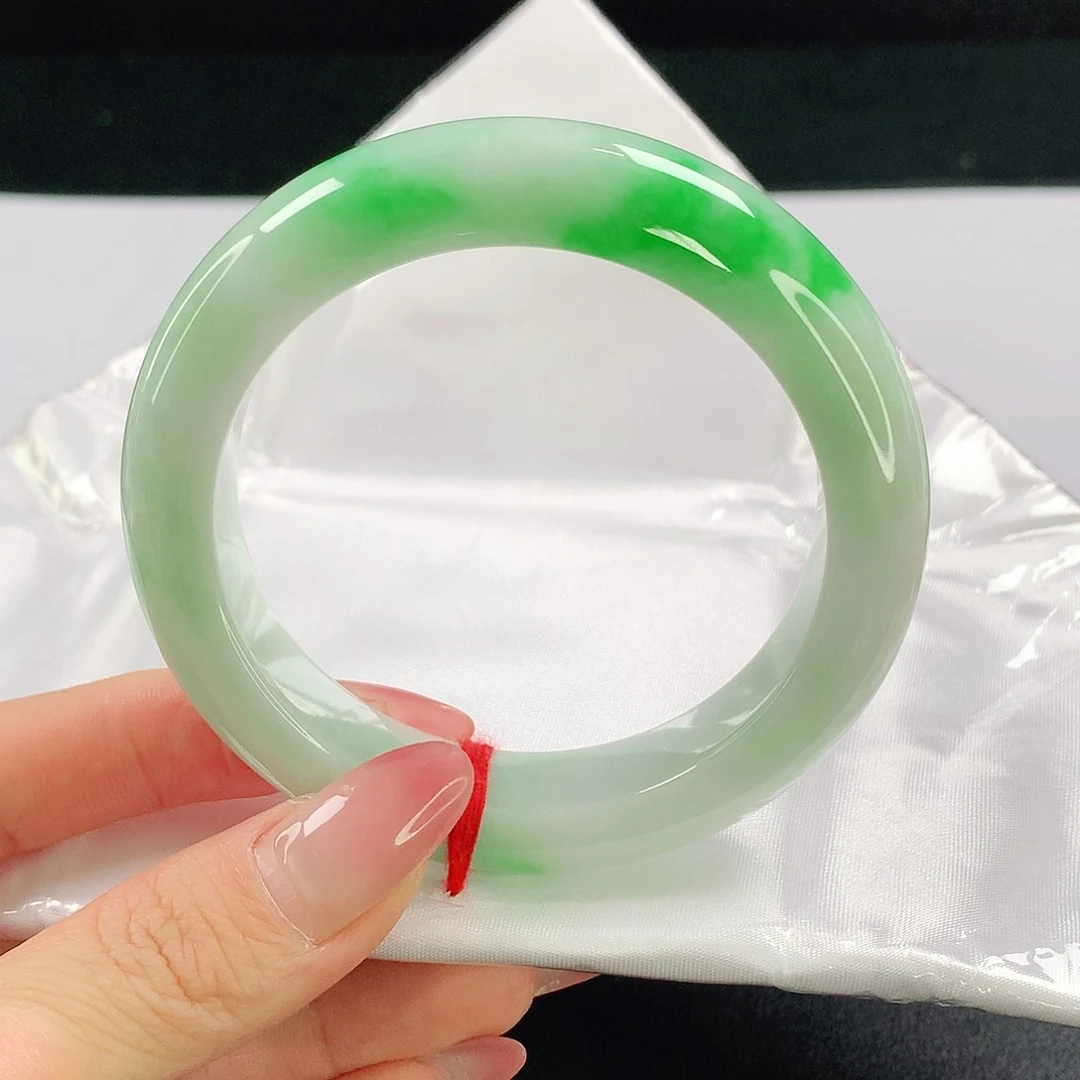 翡翠手镯未镶嵌680翡翠