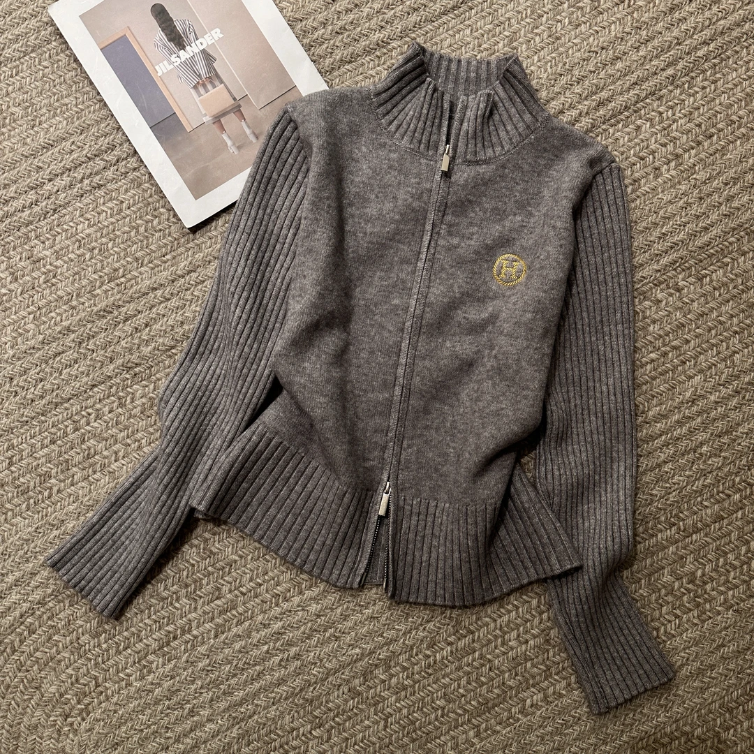 MeiQi 出漂亮帼！美式立领重工金线H刺绣双拉链针织衫毛衣A4304