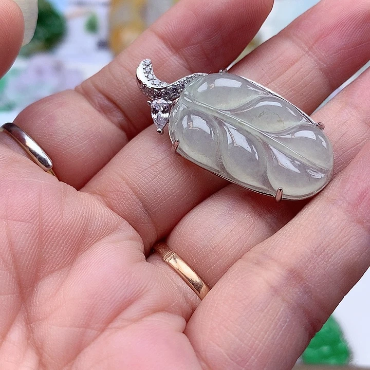 翡翠银S925镶嵌颈饰翡翠