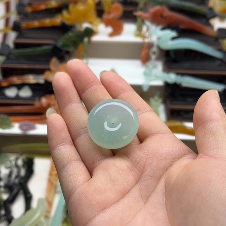 蛇纹石玉未镶嵌岫玉挂坠