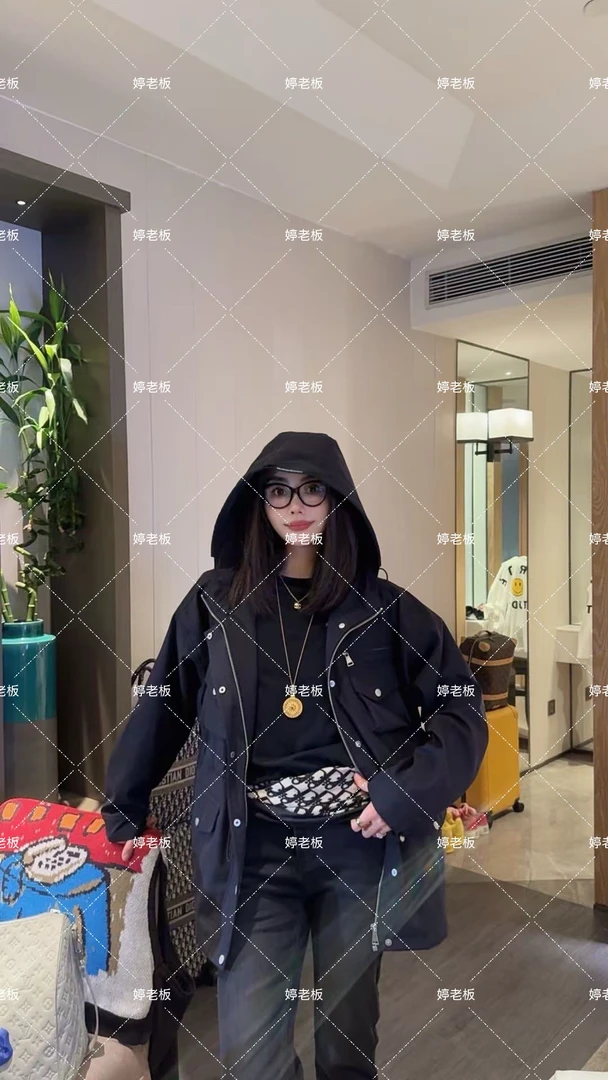 『婷老板』新款、黑色抽绳连帽外套111-9