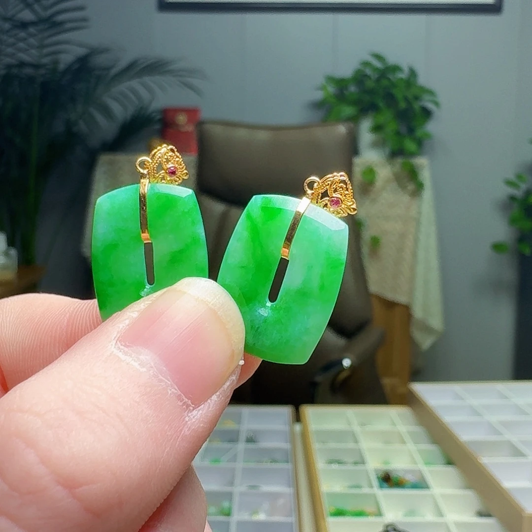 翡翠18K金镶嵌吊坠(不含链)多样性发货其一