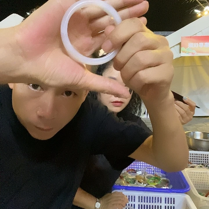 贞***玛瑙/玉髓未镶嵌手镯55