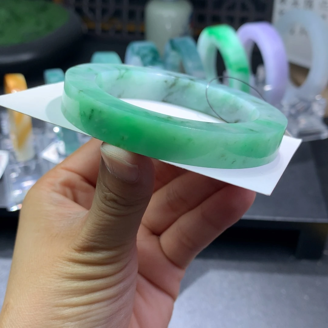 未镶嵌手镯定制翡翠