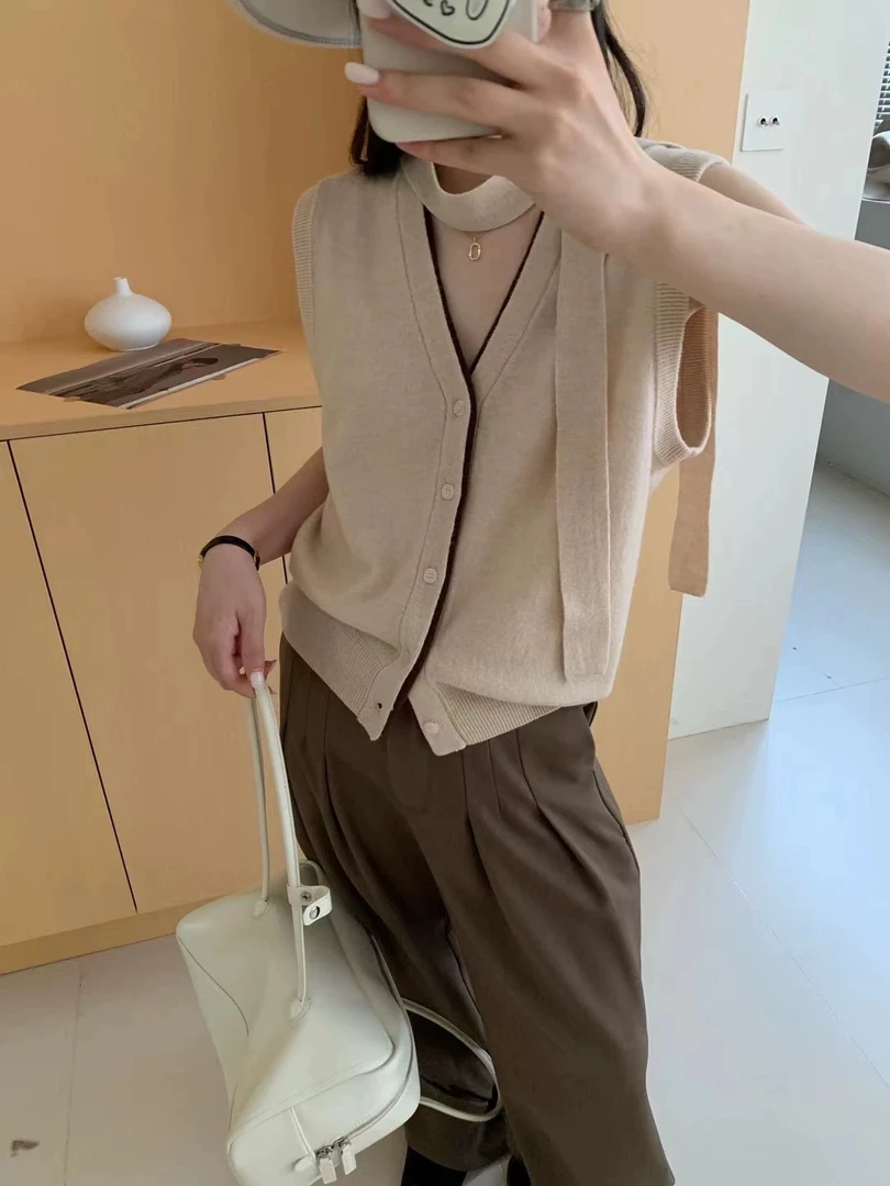 针织坎肩女春季新款高端V领双拼单排扣针织马甲背心女9788