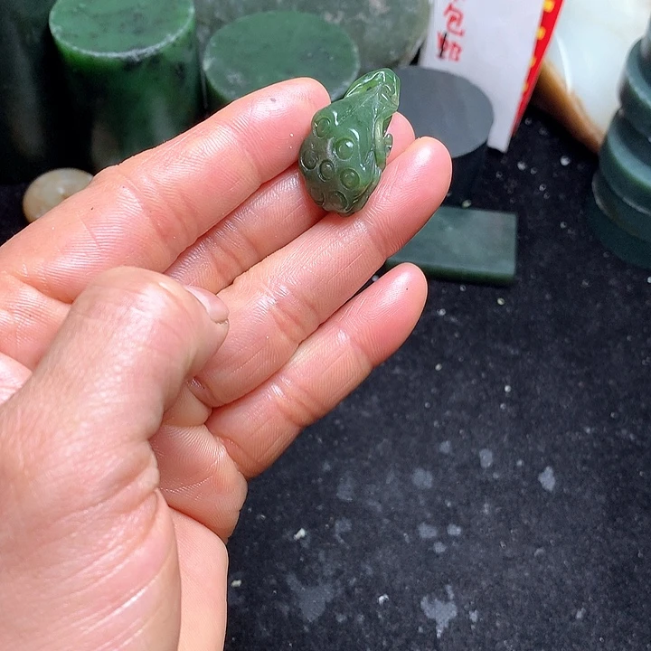 和田玉（糖玉）未镶嵌珠宝奇石