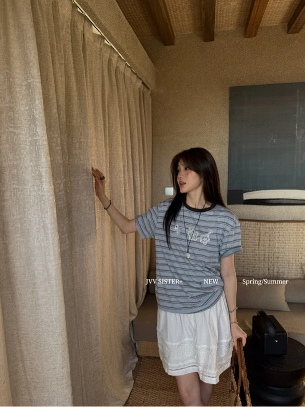 福秒-条纹小花刺绣！圆领宽松百搭T恤（JJ90390#）JVV