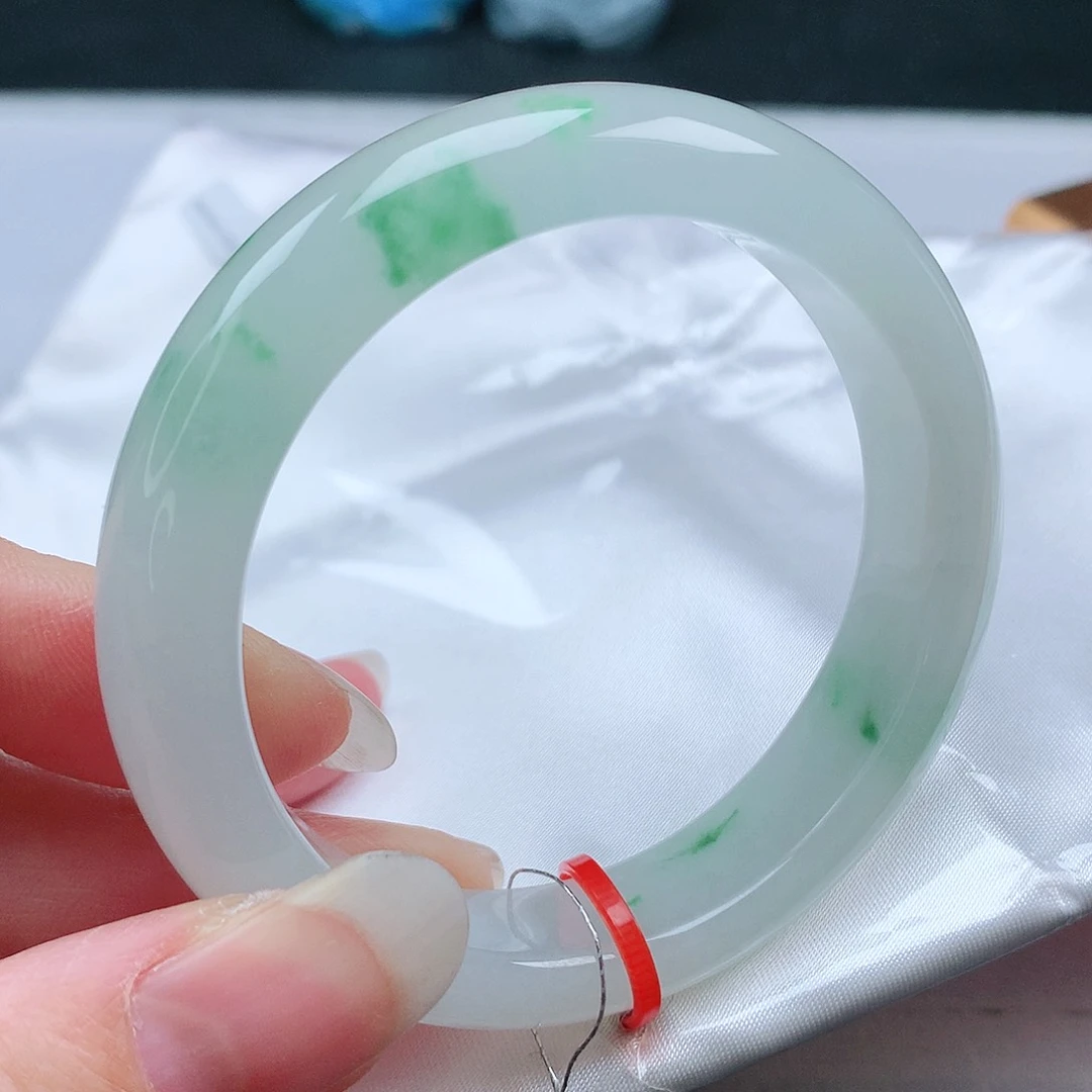 翡翠手镯未镶嵌53+圈