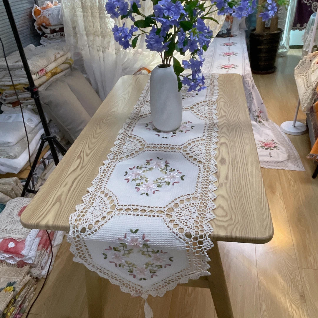 DY195-19-1棉质(40cm*175cm)粉色小花丝带绣尖角桌旗
