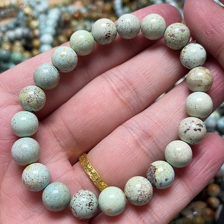 绿松石未镶嵌8,6左右的