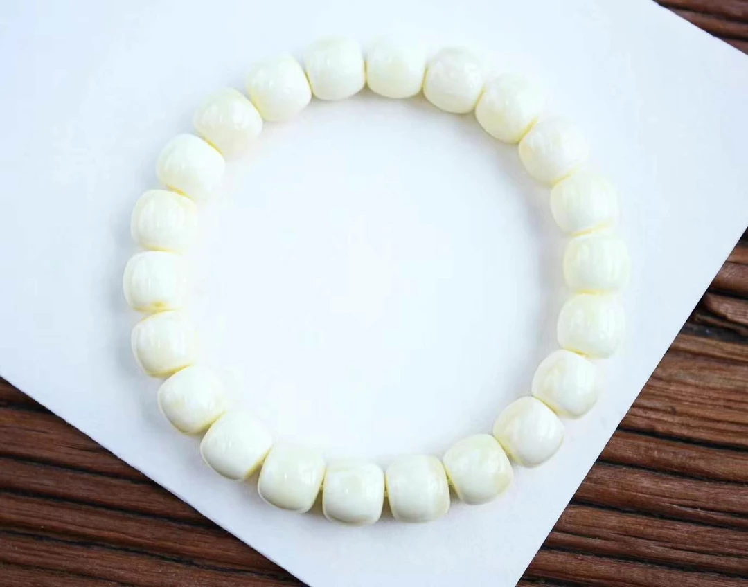 同料10mm 浓白蜡精工 老型手串顺白无纹，蜡质浓郁饱满13.27克