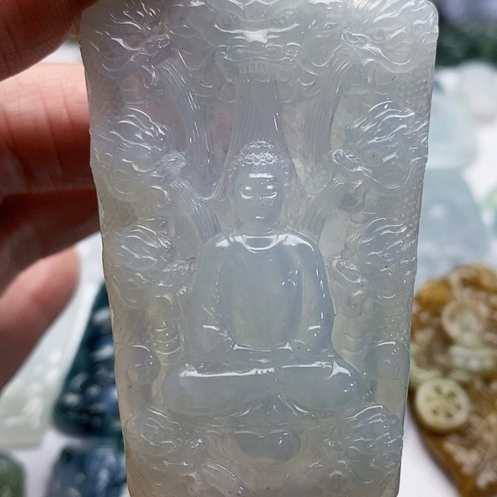 翡翠未镶嵌颈饰九龙护主