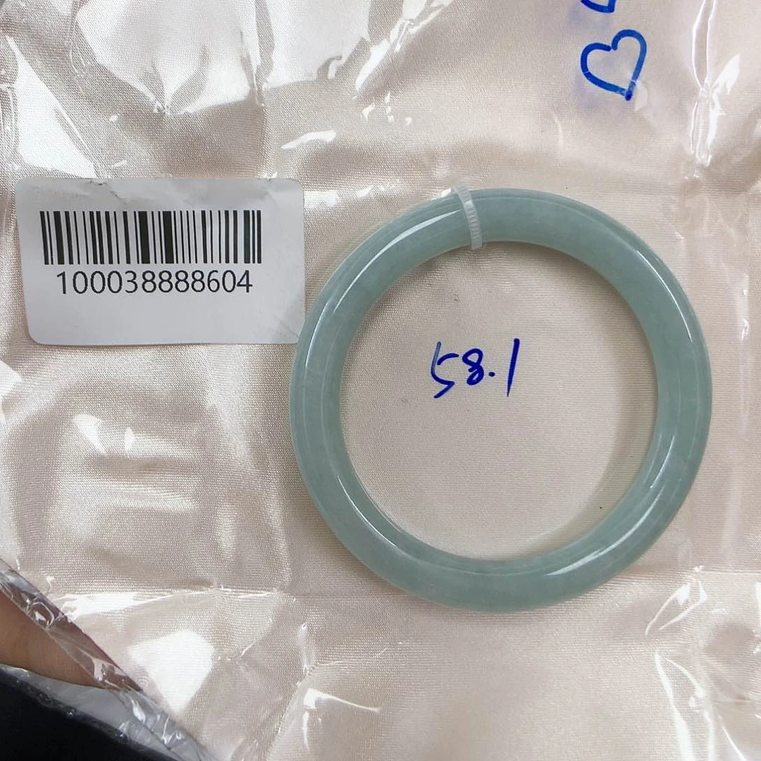 翡翠手镯未镶嵌阿**呜天然缅甸翡翠手镯