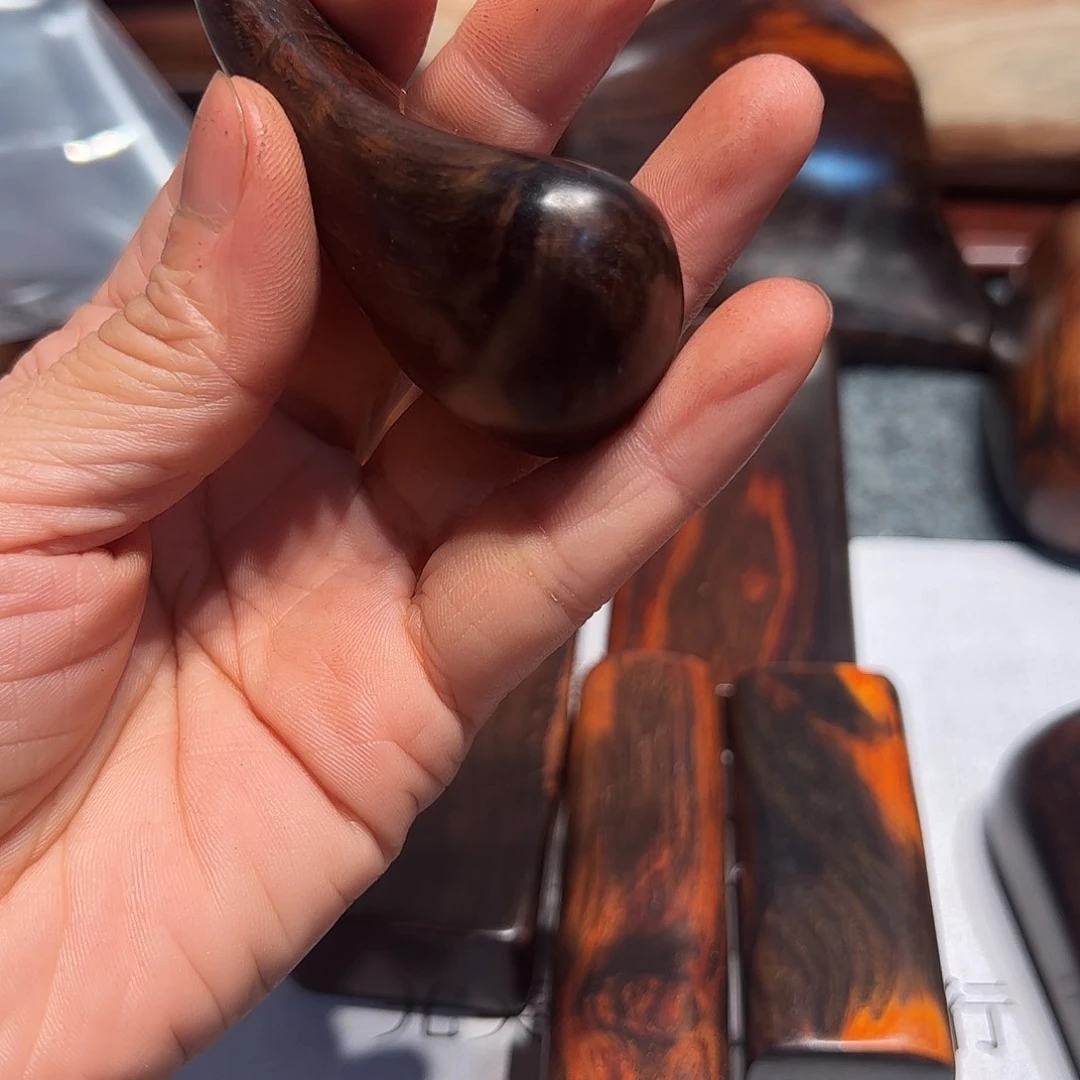 交趾黄檀（大红酸枝）幻*