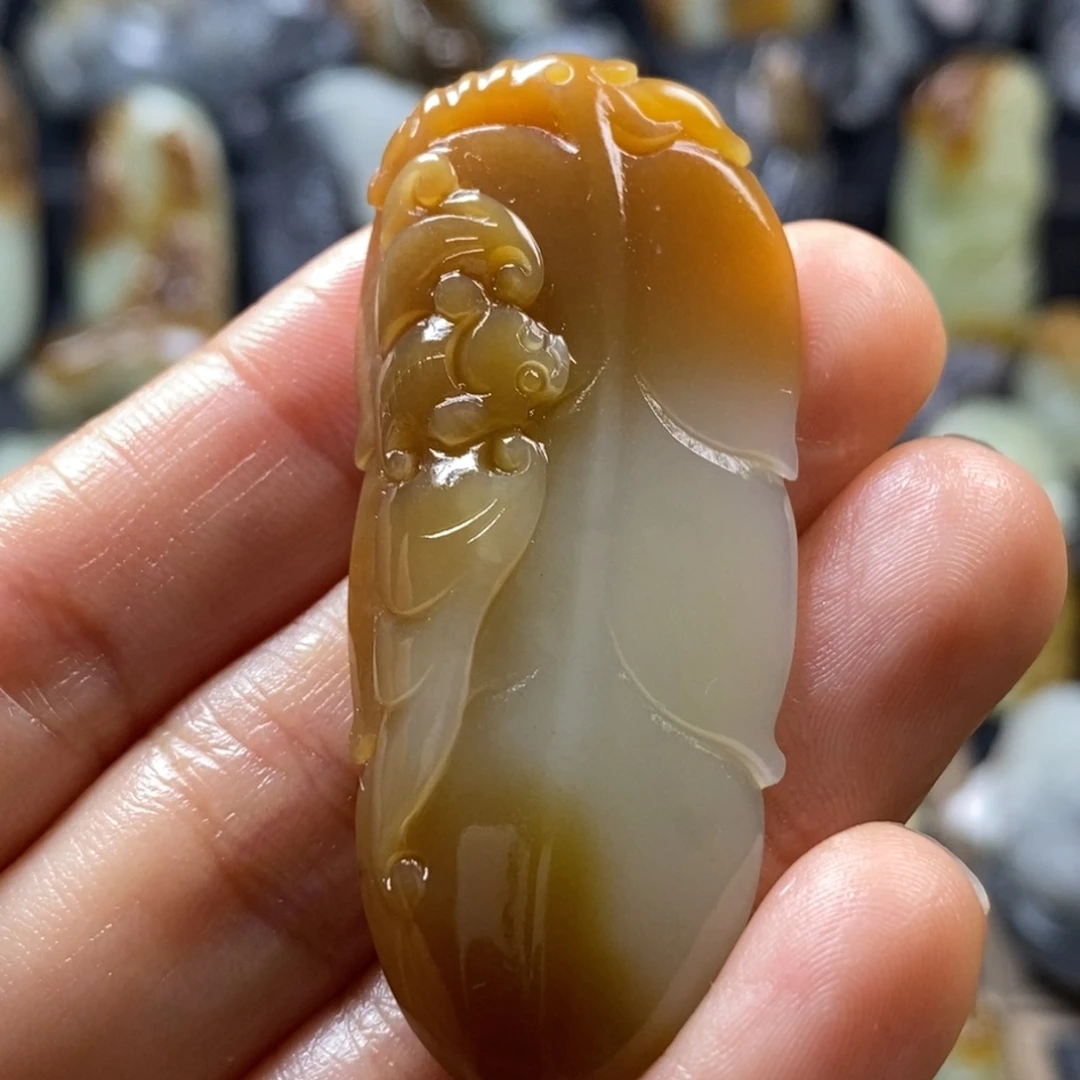 和田玉未镶嵌挂件