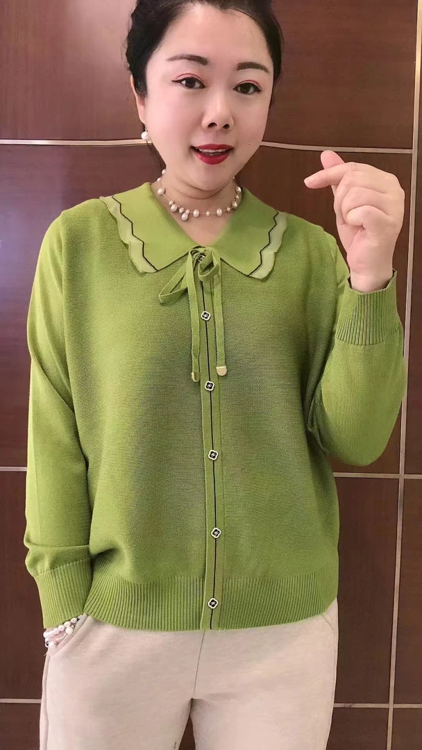 娃娃领遮肉显瘦针织衫