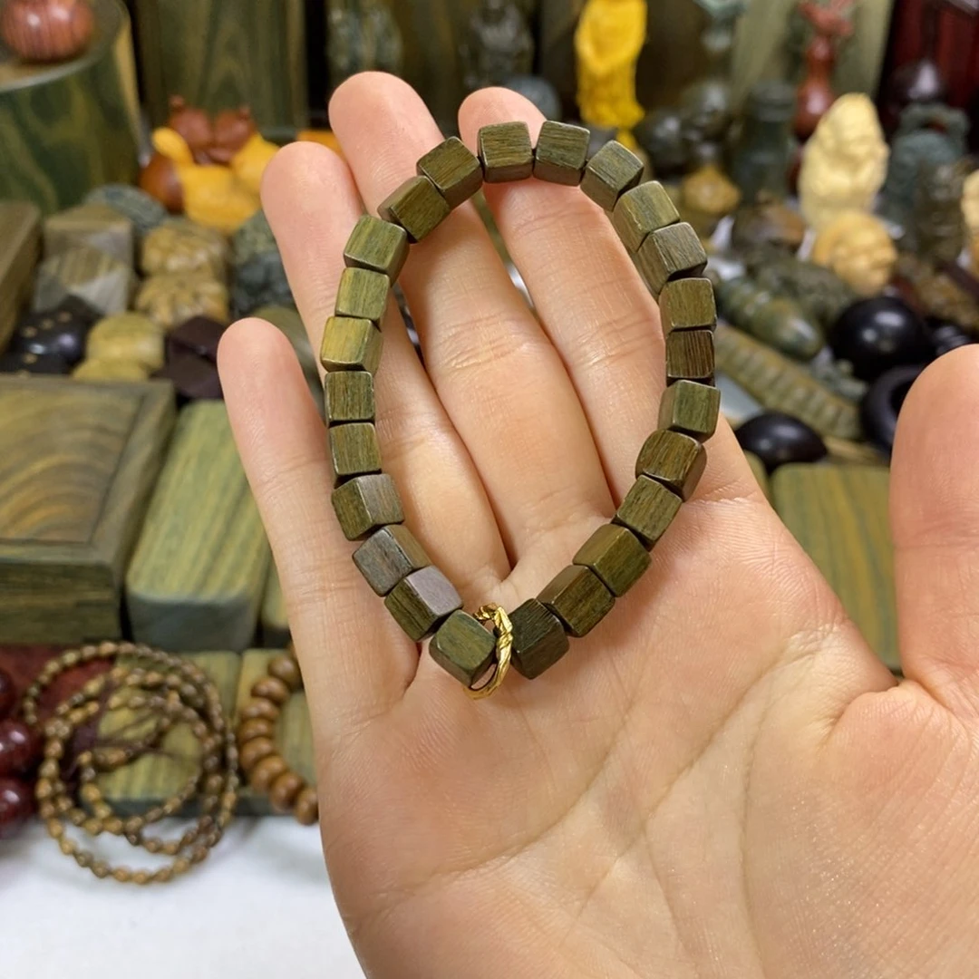 ****:木绿檀木料工艺品