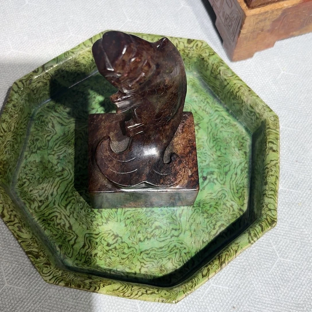 瓷片宁快乐芦湖咯摸摸兔兔了