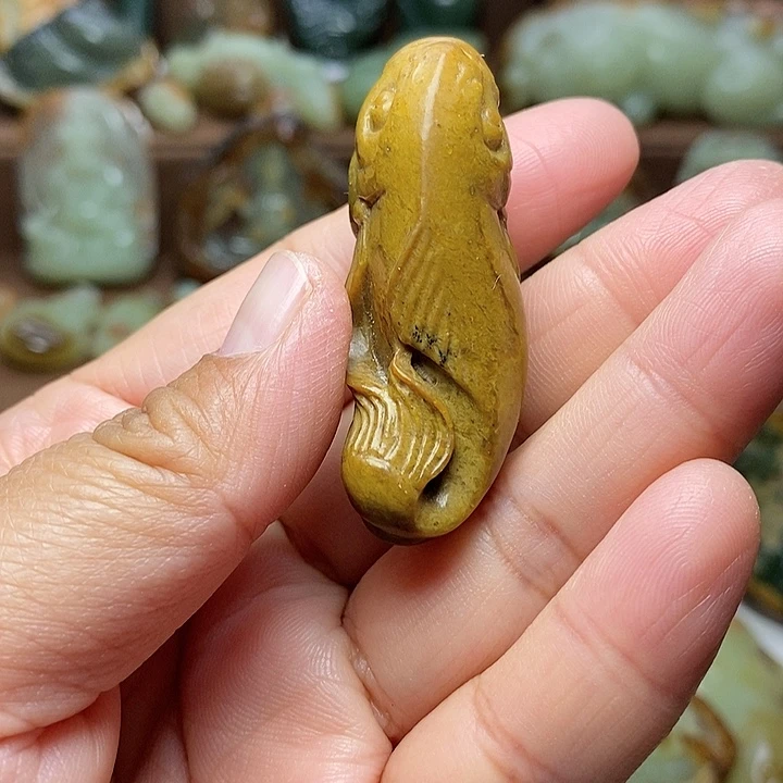 岫岩河磨玉（透闪石质玉）未镶嵌颈饰