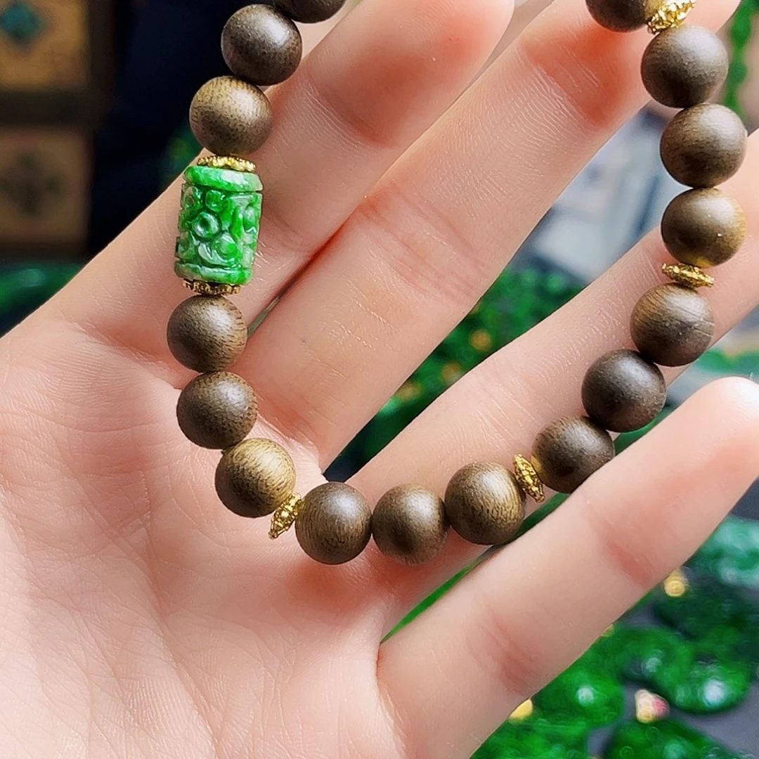 颈饰未镶嵌翡翠多样性