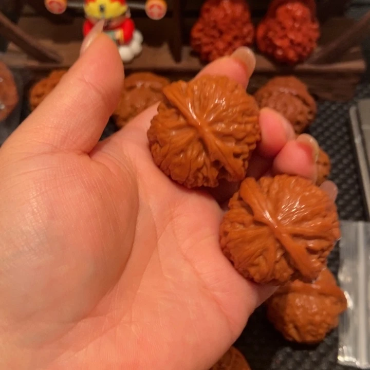 贝***儿把件文玩核桃39尺寸宫灯2298