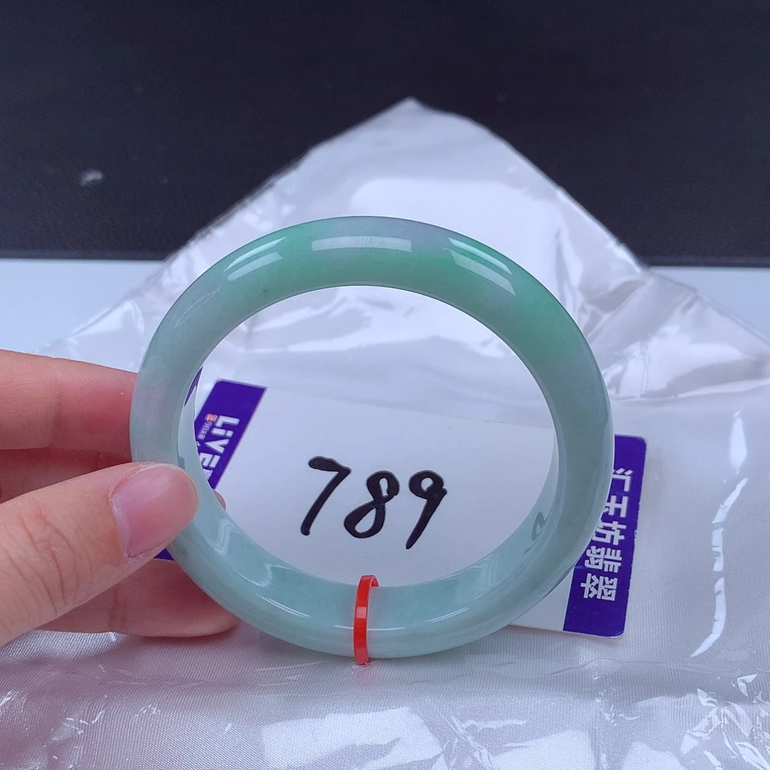 翡翠手镯未镶嵌手镯001484